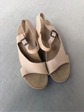 Dansko Tasha beige leather sandals